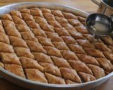 ટર્કિશ વૉલનટ ટવીશ્ટ બકલાવા (Turkis Walnut Twist Baklava Recipe In Gujarati) રેસીપી સ્ટેપ11ફોટો