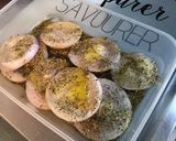 Une image de l'étape 5 de Oignons de roscoff aux herbes de Provence.
