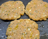 Foto del paso 7 de la receta: Hamburguesas de Pollo con queso y piñones