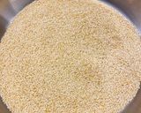 Hình bước làm 1 của món Vào bếp cùng con: tahini (sốt mè dầu ô liu) và hummus bằng đậu đỏ - món chay siêu ngon, dễ làm
