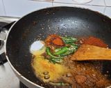 A picture of step 3 of Carrot and radish green chilli pickle.