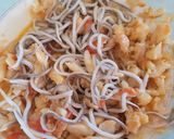 Foto del paso 2 de la receta: Pimientos del piquillo con guiso de bacalao y gulas