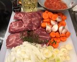 Foto del paso 1 de la receta Carrilleras estofadas a baja temperatura y puré de patatas casero