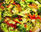Easy Italian Herb Broccoli 🥦 with Roasted Red Peppers recipe step 4 photo