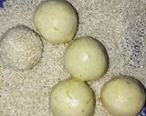 Foto langkah ke 3 dari resep Pumpkin Balls.