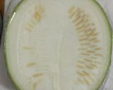 A picture of step 1 of Shark's fin melon soup.