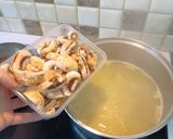 A picture of step 6 of Mushroom Soup (crème de champignons).