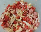 Foto del paso 2 de la receta: Empanadas de tomate, queso y salchichas