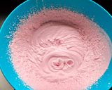 A picture of step 3 of Rose ice cream.