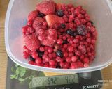Gyerekbarát hűsítő - villámgyors erdei gyümölcs fagyi recept fázis 1 fotója
