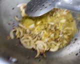 A picture of step 2 of Gaanth gobhi sabzi.