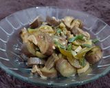 Foto langkah ke 6 dari resep Tumis Terong Ungu Cabe Hijau dengan Sambal Dimsum Minyak Pedas.