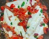 Foto del passaggio 2 della ricetta Filetto di Orata alla Mediterranea