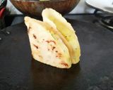 A picture of step 6 of Cheese Dhosa Sandwich.