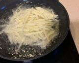 Foto del paso 1 de la receta Papas, gulas y jamón ibérico