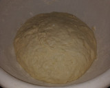 Foto del paso 2 de la receta: Medialunas económicas😍🥐 *Sin manteca*