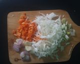 Foto langkah ke 1 dari resep Telur Dadar Sayur.