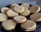 Foto del paso 3 de la receta: Alfajorcitos riquísimos y fáciles para los más pequess!!