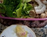 Foto langkah ke 1 dari resep Bihun goreng udang bakso.