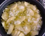 Foto del paso 2 de la receta: Tortilla de patatas con cebolla