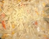 A picture of step 3 of Linguine white sauce pasta.