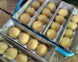 Foto langkah ke 3 dari resep Roti Sobek Labu Kuning Eggless.