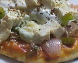 पनीर तवा पिज्जा (pizza recipe in martahi) रेसिपी स्टेप 4 फोटो 