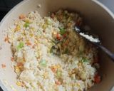 Foto langkah ke 5 dari resep Nasi Goreng Ala Resto Tanpa Kecap.