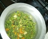 A picture of step 1 of Carrot spaghetti and French beans.