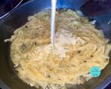 Foto del paso 4 de la receta: Rosada en salsa de cebolla y mejillones