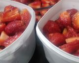 A picture of step 3 of Frozen Strawberry.