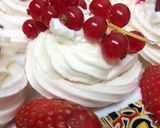 Une image de l'étape 3 de Mini pavlova chantilly/fruits rouges.