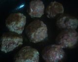 Foto del paso 2 de la receta: Tallarines con salsa de tomate y albóndigas horneadas