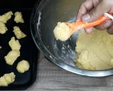 Foto langkah ke 3 dari resep Thumbprint Cookies.