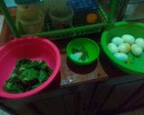 Foto langkah ke 2 dari resep Telur pokcoy saos tiram pedas.