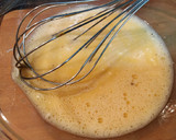 Foto del paso 2 de la receta: Tortilla de pimientos y queso