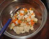 Foto del paso 2 de la receta: Ensaladilla en barquita con salmón