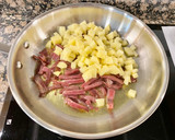 Foto del paso 3 de la receta: Pizza rústica de jamón serrano, patatas y calabacín