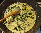 Tejszínes, spenótos csirkemell recept fázis 3 fotója