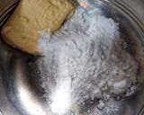 A picture of step 2 of Lemon Cake.