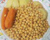 A picture of step 4 of Cocido Madrileño (No Pressure Cooker).