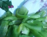A picture of step 2 of French bean and soya nuggets curry.
