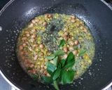 A picture of step 2 of Tamarind leaves rice.
