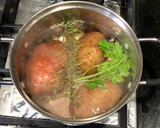 Foto del paso 2 de la receta: Pollo de campo con papas al horno 🍗