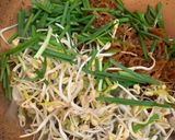 รูปขั้นตอนการทำที่ 4 ของ ผัดหมี่โคราช กุ้งสด