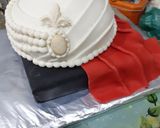 A picture of step 11 of Nikah Themed Cake.