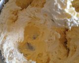 A picture of step 2 of Creamy white cake.