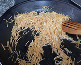 Foto del paso 1 de la receta: Fideuá con calamares y gambas
