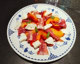 Une image de l'étape 5 de Salade de nectarines à la mozzarella.