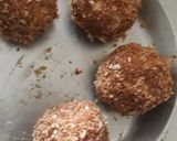 A picture of step 4 of Chicken cheese balls.